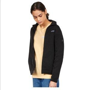 Great used condition- patogonia black jacket- M 🖤